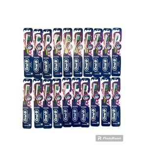 20x  Lot Oral-B Vivid Whitening Soft Adult Manual Toothbrushes